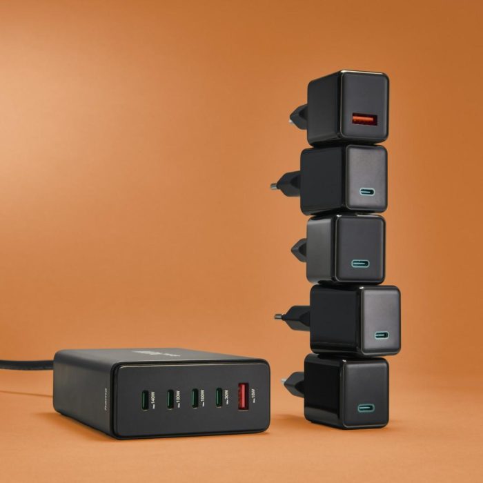 HAMA Зарядна станция 240 W, GaN, Fast Charger, 4 x USB-C, 1 x USB-A, PD - Зарядно за лаптоп - снимка 7